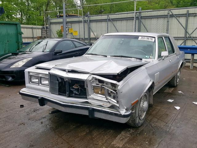 1C3BF66P6JW158618 - 1988 CHRYSLER FIFTH AVEN SILVER photo 2