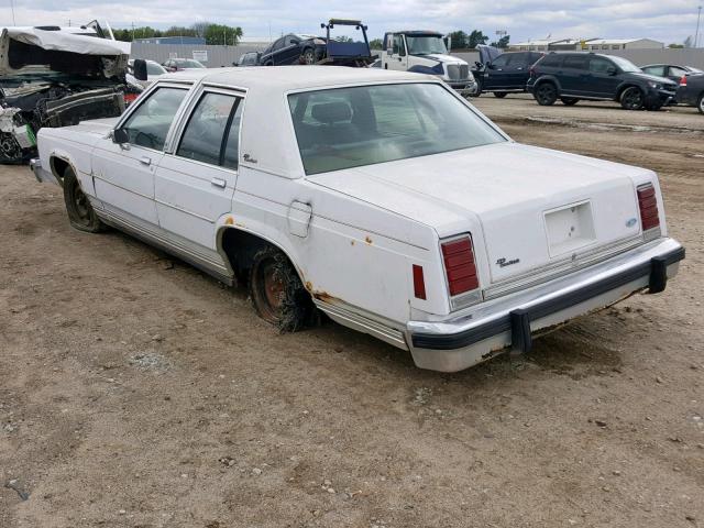 2FABP73F0HX127069 - 1987 FORD CROWN VICT WHITE photo 3