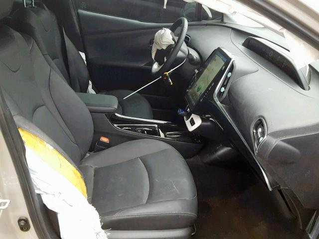 JTDKARFP1H3058014 - 2017 TOYOTA PRIUS PRIM 棕色 照片 5