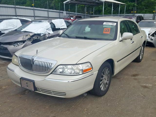 1LNHM81W84Y640078 - 2004 LINCOLN TOWN CAR E BEIGE photo 2