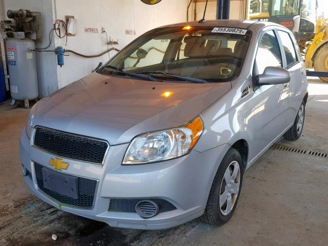 KL1TD6DE3AB131527 - 2010 CHEVROLET AVEO LS SILVER photo 2