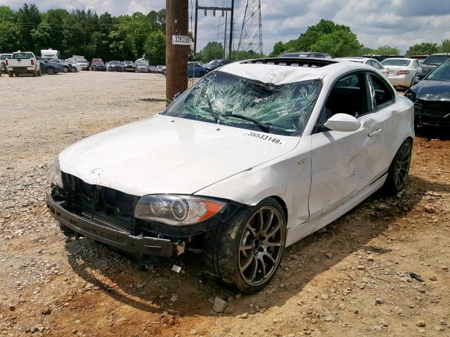 WBAUC73579VK80523 - 2009 BMW 135 I WHITE photo 2