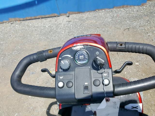 SC918516053FVO - 2016 MOBI SCOOTER RED photo 8