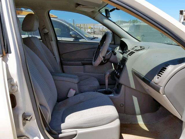 1G1ZS63826F198102 - 2006 CHEVROLET MALIBU MAX WHITE photo 5
