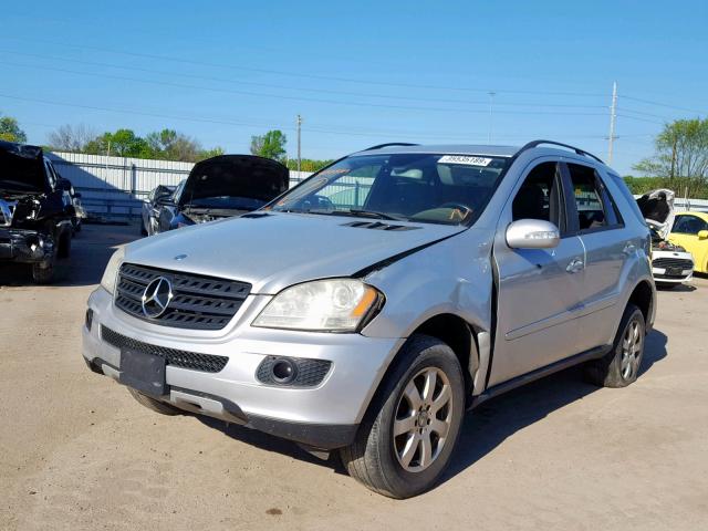 4JGBB86E66A015878 - 2006 MERCEDES-BENZ ML 350 SILVER photo 2