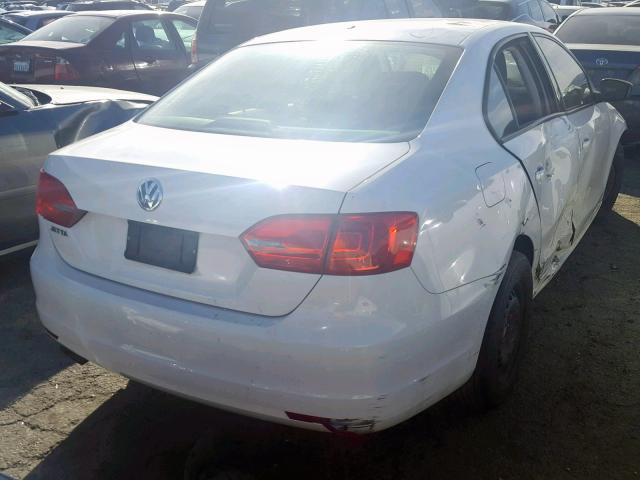 3VW2K7AJ4DM378793 - 2013 VOLKSWAGEN JETTA BASE 白色 照片 4