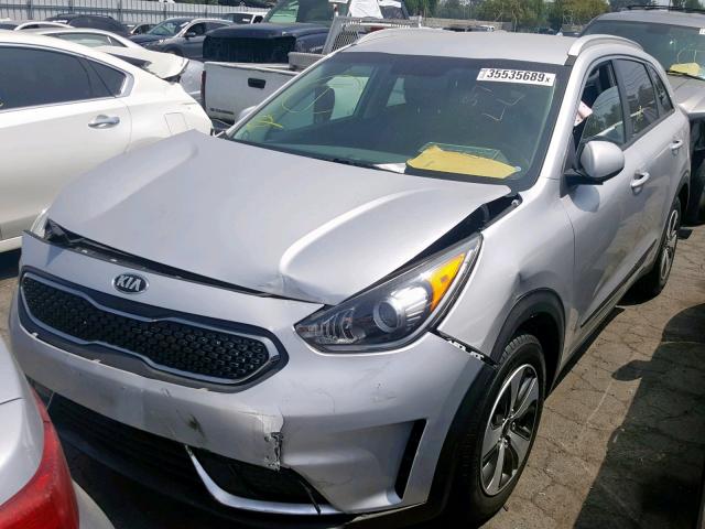 KNDCB3LC4H5060215 - 2017 KIA NIRO FE SILVER photo 2