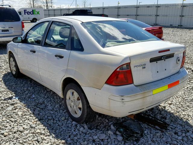 1FAHP34N47W294151 - 2007 FORD FOCUS ZX4 WHITE photo 3