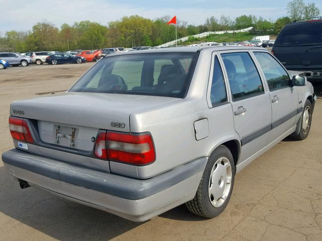 YV1LS5548V1381785 - 1997 VOLVO 850 SILVER photo 4