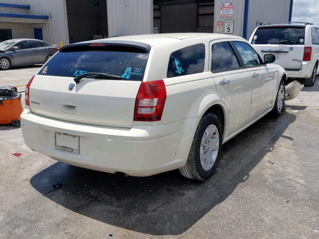 2D4FV47T76H128729 - 2006 DODGE MAGNUM SE WHITE photo 4