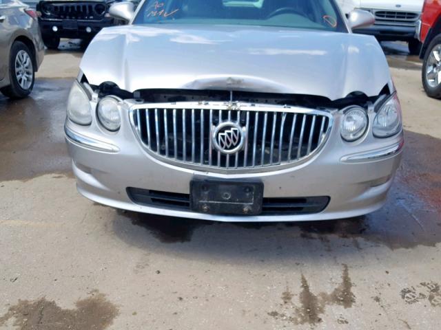 2G4WC582981192275 - 2008 BUICK LACROSSE C SILVER photo 9