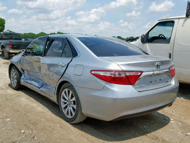 4T1BD1FK6HU214308 - 2017 TOYOTA CAMRY HYBR SILVER photo 3