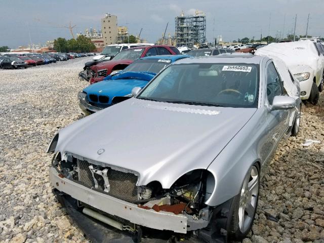 WDBUF72X97B087381 - 2007 MERCEDES-BENZ E 550 SILVER photo 2