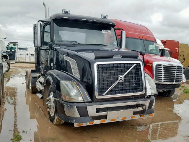 4V4NC9EJ6AN287646 - 2010 VOLVO VN VNL BLACK photo 1