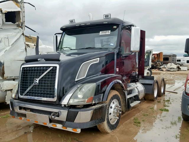 4V4NC9EJ6AN287646 - 2010 VOLVO VN VNL BLACK photo 2