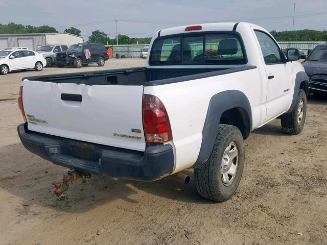 5TENX62N85Z112758 - 2005 TOYOTA TACOMA PRE WHITE photo 4