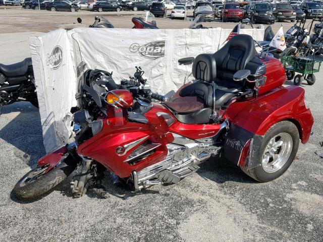 JH2SC68H1DK100039 - 2013 HONDA GL1800 H RED photo 2