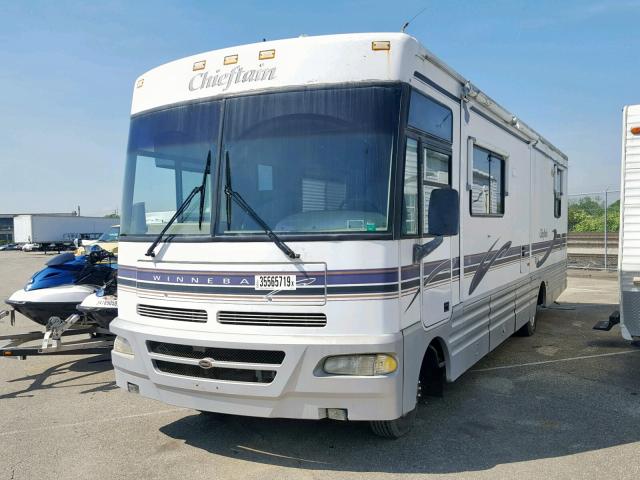 3FCMF53G0VJA23435 - 1998 WINNEBAGO CHEFTIN TWO TONE photo 2