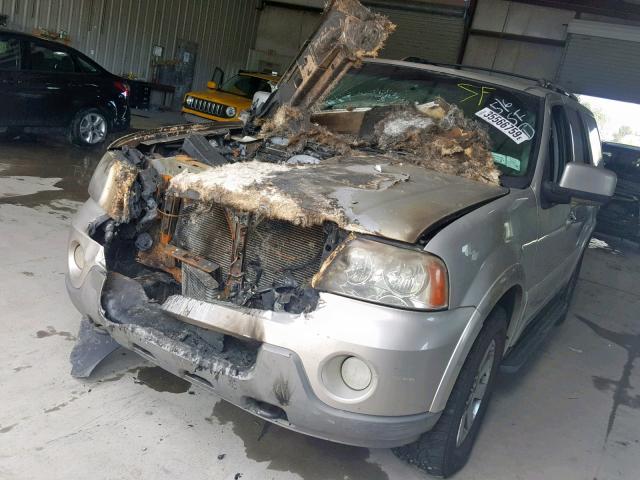 5LMFU28R44LJ18286 - 2004 LINCOLN NAVIGATOR Brun photo 2