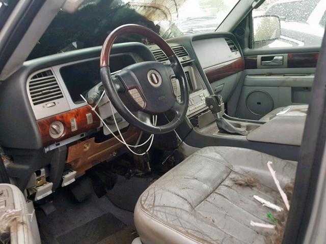 5LMFU28R44LJ18286 - 2004 LINCOLN NAVIGATOR Brun photo 5