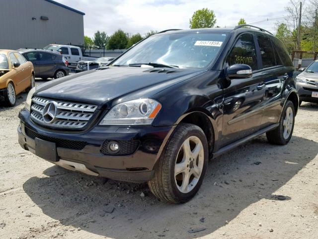 4JGBB86E28A400132 - 2008 MERCEDES-BENZ ML 350 BLACK photo 2