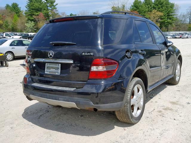 4JGBB86E28A400132 - 2008 MERCEDES-BENZ ML 350 BLACK photo 4