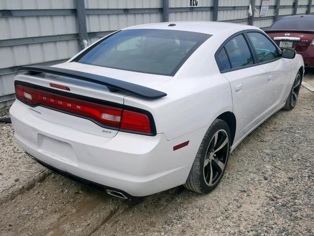 2C3CDXHG3EH370491 - 2014 DODGE CHARGER SX WHITE photo 4