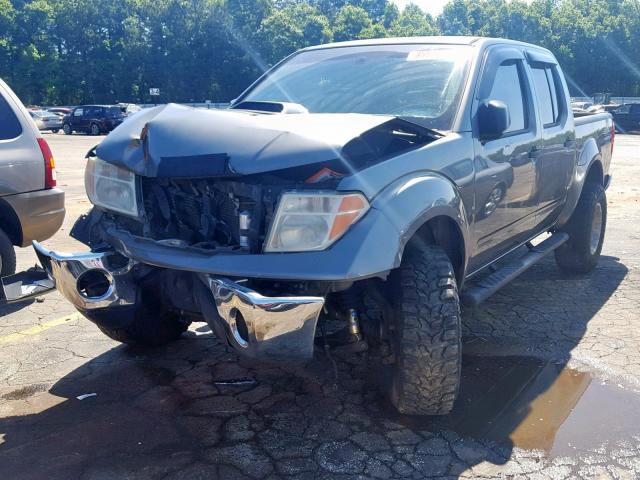 1N6AD07W95C415260 - 2005 NISSAN FRONTIER C GRAY photo 2