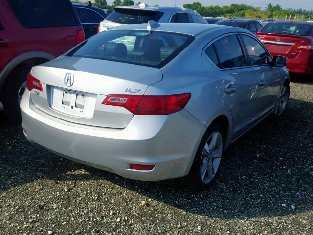 19VDE1F73DE014963 - 2013 ACURA ILX 20 TEC SILVER photo 4