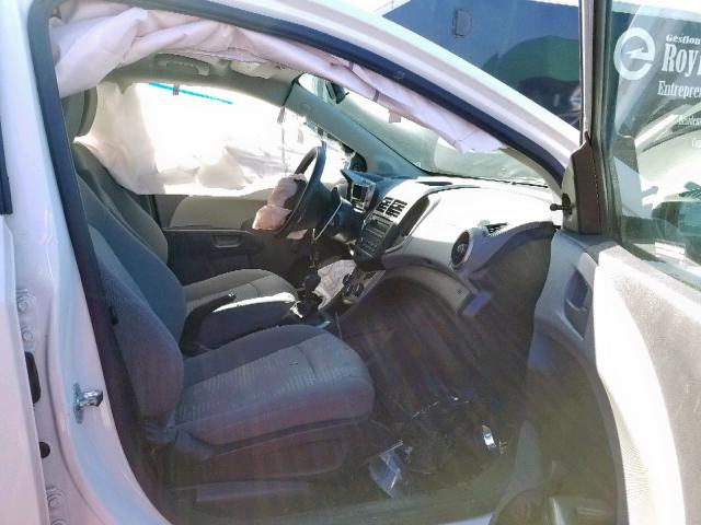 1G1JB6SH9F4197751 - 2015 CHEVROLET SONIC LS WHITE photo 5