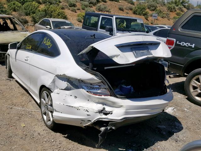 WDDGJ4HB0DG011186 - 2013 MERCEDES-BENZ C 250 WHITE photo 3