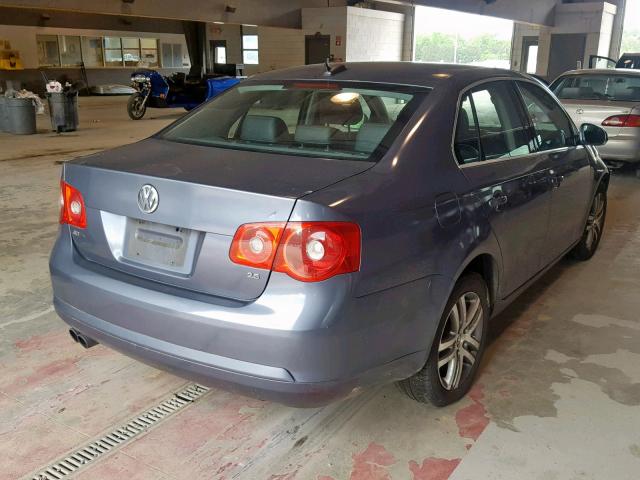 3VWSF81K76M677832 - 2006 VOLKSWAGEN JETTA 2.5 GRAY photo 4