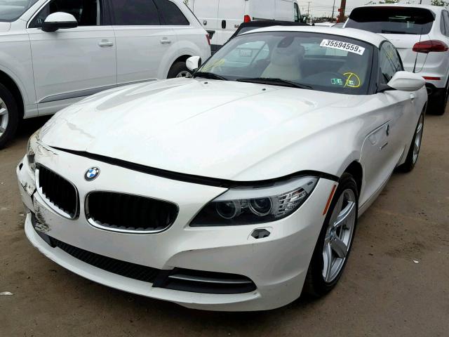 WBALM53529E376654 - 2009 BMW Z4 SDRIVE3 WHITE photo 2