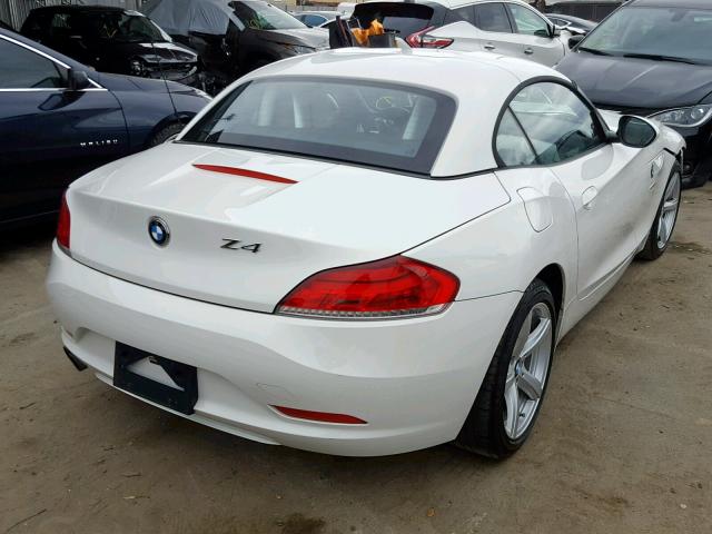 WBALM53529E376654 - 2009 BMW Z4 SDRIVE3 WHITE photo 4