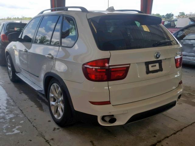5UXZV4C58CL746916 - 2012 BMW X5 XDRIVE3 WHITE photo 3