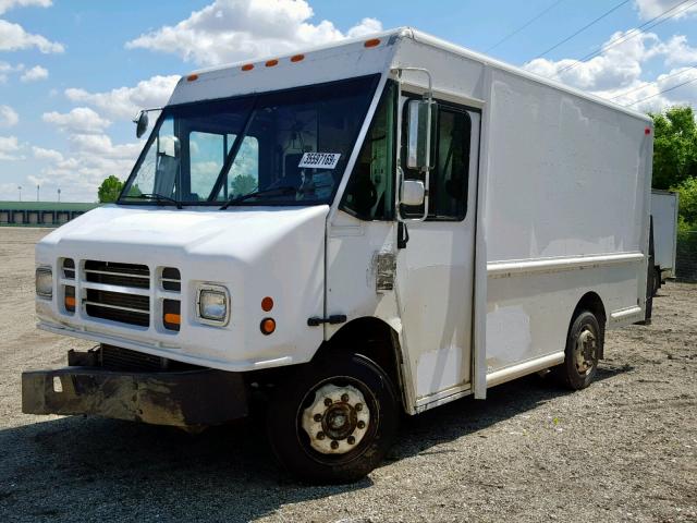 4UZAANCP45CU90998 - 2005 FREIGHTLINER CHASSIS M WHITE photo 2