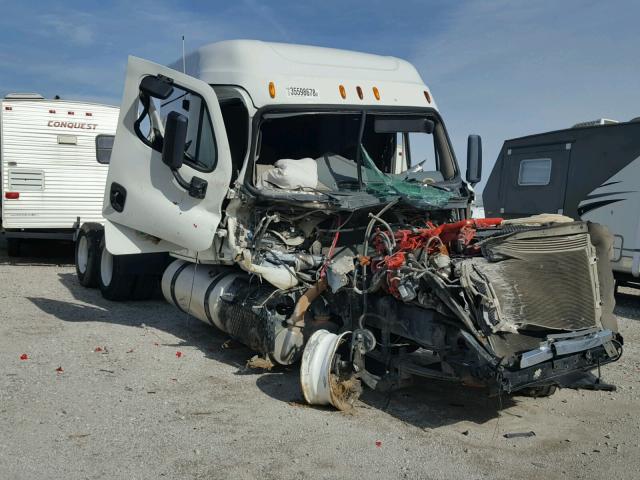 3AKJGLBG1DSFJ2401 - 2013 FREIGHTLINER CASCADIA 1 WHITE photo 1