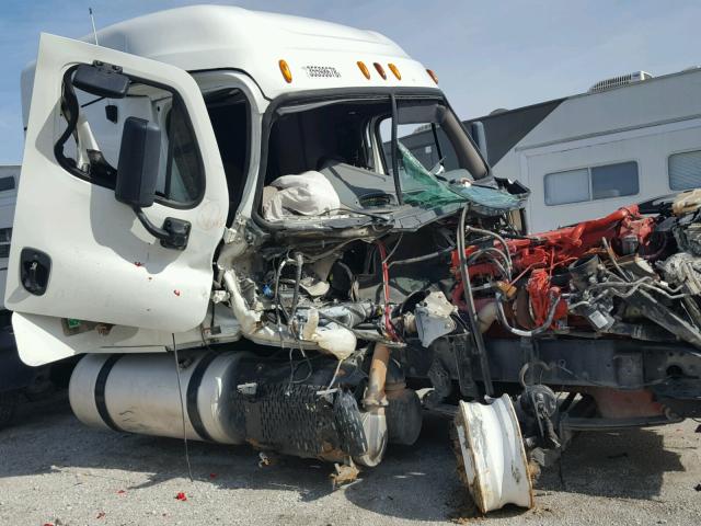 3AKJGLBG1DSFJ2401 - 2013 FREIGHTLINER CASCADIA 1 WHITE photo 9