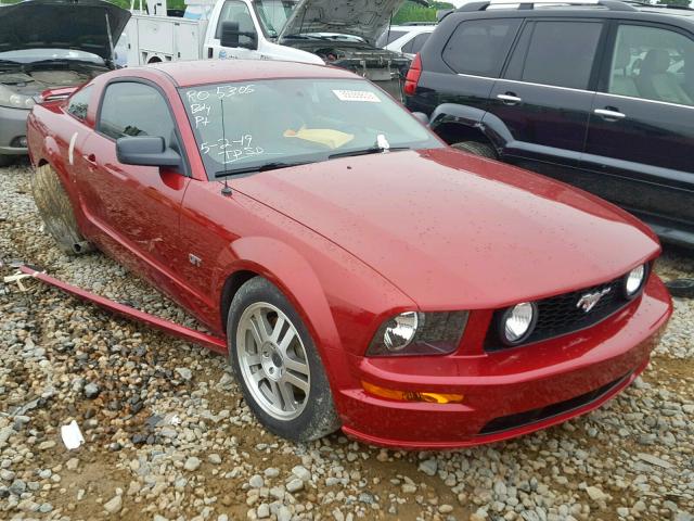 1ZVHT82H055148622 - 2005 FORD MUSTANG GT RED photo 1