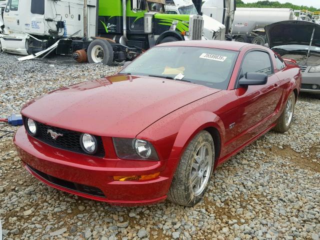 1ZVHT82H055148622 - 2005 FORD MUSTANG GT RED photo 2