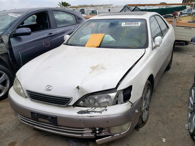 JT8BF28G9W0132248 - 1998 LEXUS ES 300 WHITE photo 2