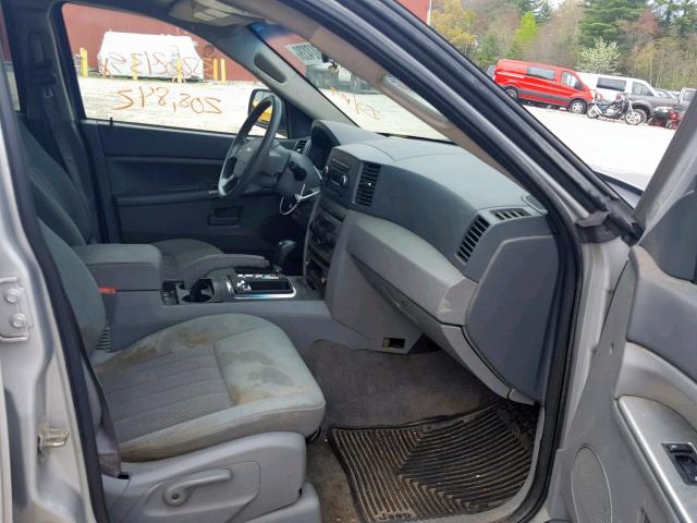 1J4HR48N66C250960 - 2006 JEEP GRAND CHER GRAY photo 5