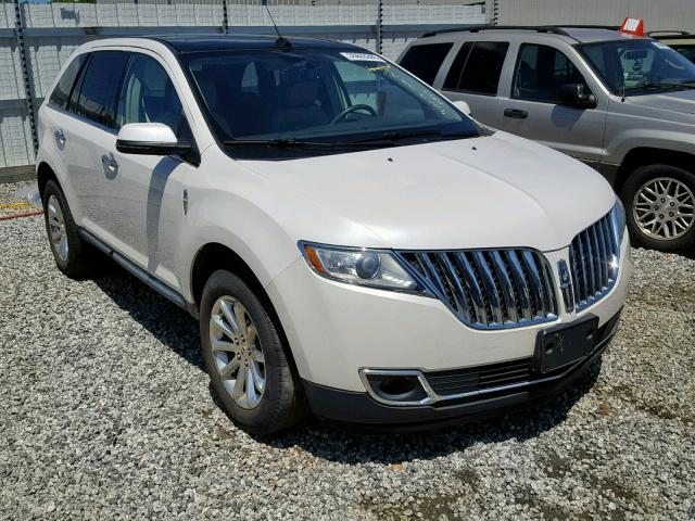 2LMDJ8JK8DBL14660 - 2013 LINCOLN MKX WHITE photo 1