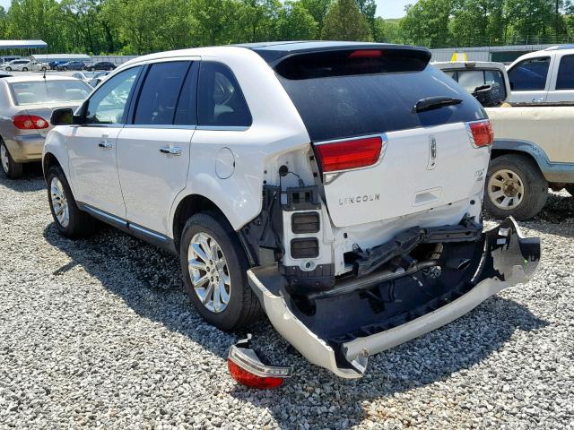 2LMDJ8JK8DBL14660 - 2013 LINCOLN MKX WHITE photo 3