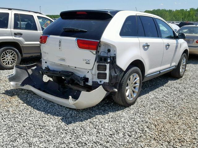 2LMDJ8JK8DBL14660 - 2013 LINCOLN MKX WHITE photo 4