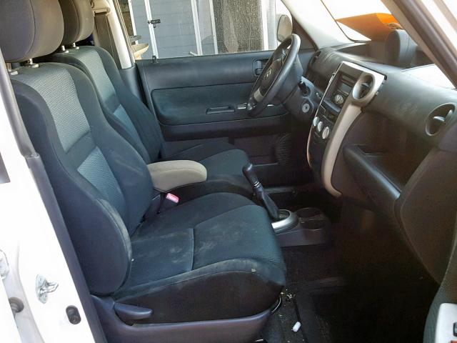 JTLKT334964088679 - 2006 TOYOTA SCION XB 白色 照片 5