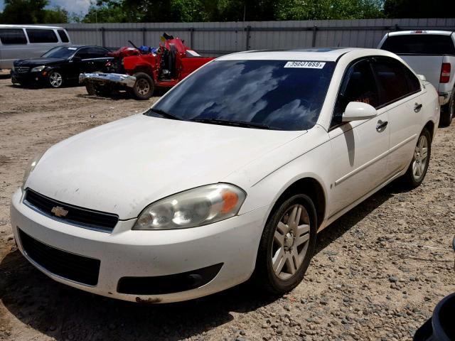 2G1WU58R779223904 - 2007 CHEVROLET IMPALA LTZ WHITE photo 2