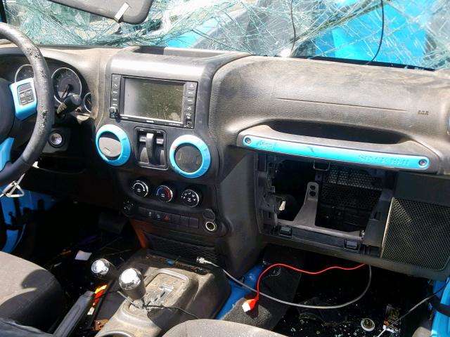 1C4AJWAG3HL644330 - 2017 JEEP WRANGLER S ლურჯი ფოტო 9