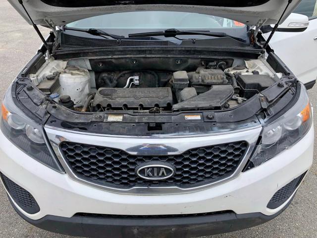 5XYKT3A17CG274013 - 2012 KIA SORENTO BASE  photo 9