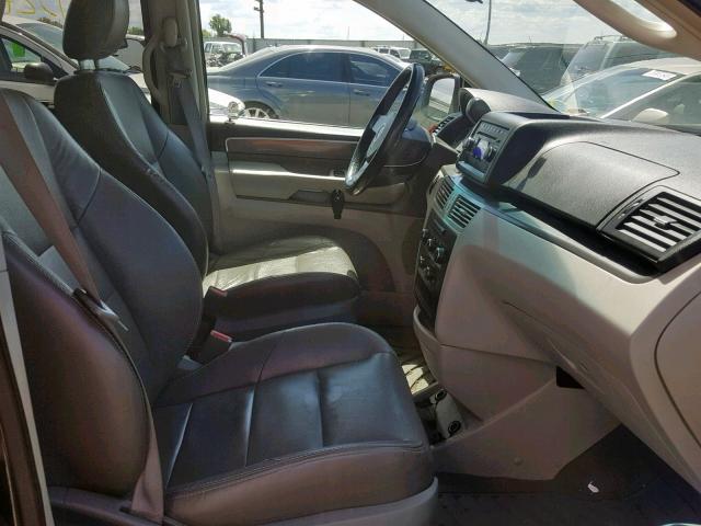 2V8HW34119R541149 - 2009 VOLKSWAGEN ROUTAN SE BLACK photo 5